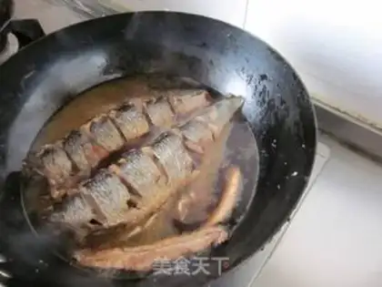 Make Home stewed fish step 4