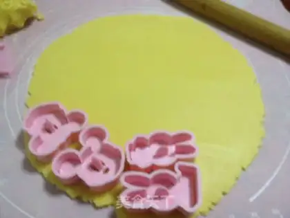 Make Butter animal cookies step 6