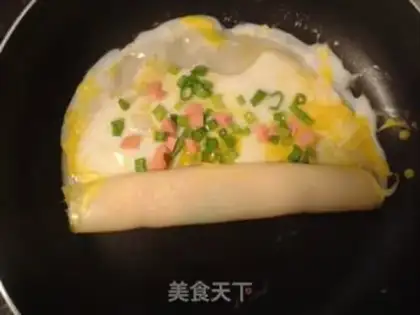 Make Onion fragrance omelet step 4