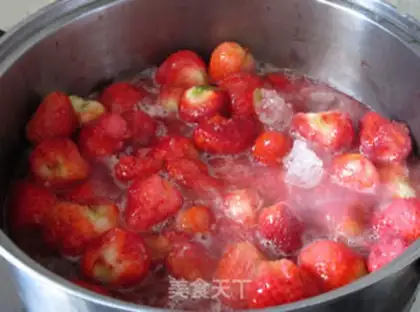 Make Strawberry jam step 5
