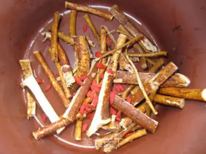 Make Five fingers of peach stew dragon bones step 3