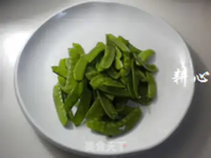 Make The beanfish fried Dutch beans step 1