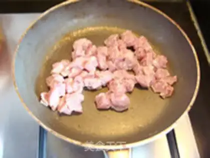 Make walnut fried meat step 4