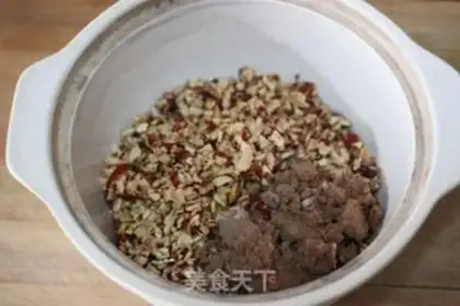 Make Red-tree cake step 2