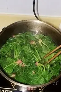 Make A spinach shrimp platter fan step 6