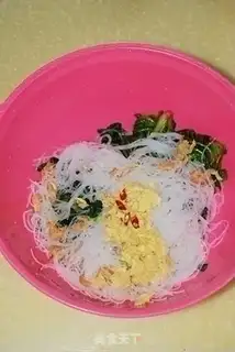 Make A spinach shrimp platter fan step 9