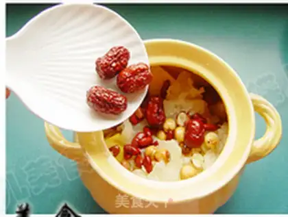 Make The pineapple silver ear soup step 9