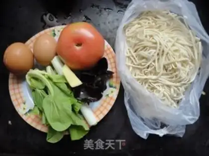 Make Tomato egg noodles step 0