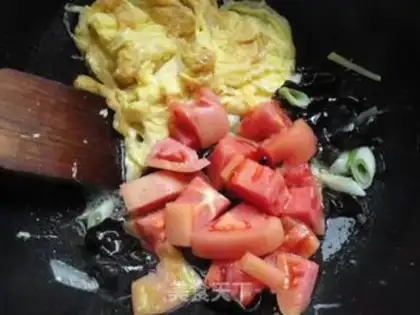 Make Tomato egg noodles step 4