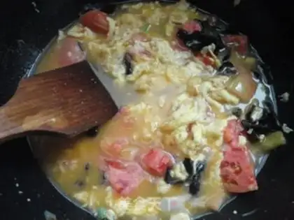 Make Tomato egg noodles step 5