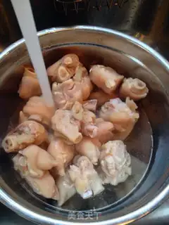 Make Pork hoof step 1