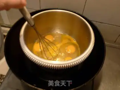 Make French honey sponge cake step 3