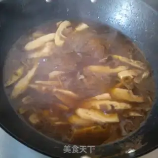 Make Red-hot beef noodles step 8
