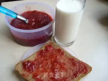 Make Homemade strawberry sauce step 8