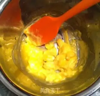 Make Gold coconut ball step 2