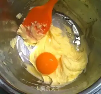 Make Gold coconut ball step 5