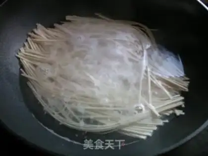 Make Spicy beef noodles step 2