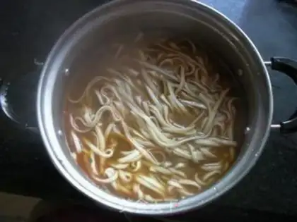 Make Spicy beef noodles step 4