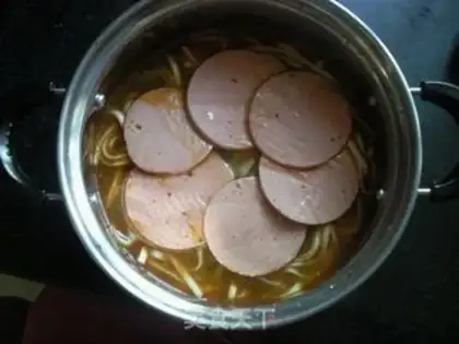 Make Spicy beef noodles step 5