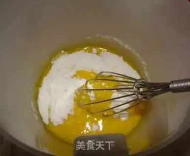 Make Strawberry fruitcake step 1
