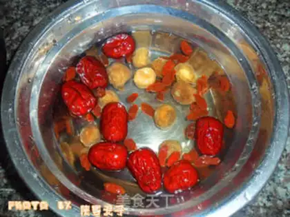Make Pork soup with figs step 2