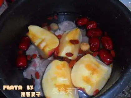 Make Pork soup with figs step 3