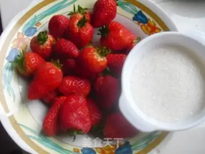 Make Sugar Strawberry step 0