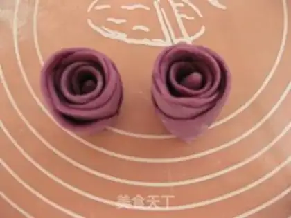 Make Potato rose buns step 9