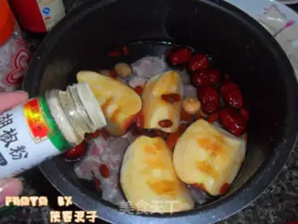 Make Pork soup with figs step 4