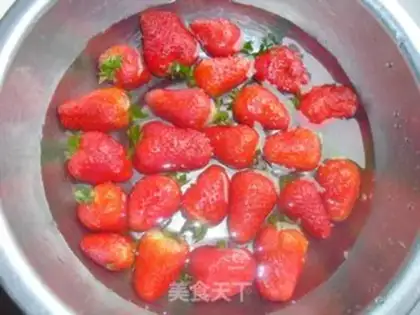 Make Sugar Strawberry step 1