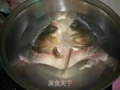 Make Tea and steam fish heads step 0