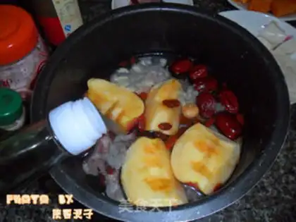 Make Pork soup with figs step 5