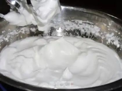 Make Strawberry cream cake step 4