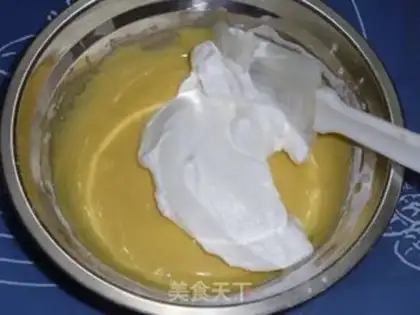 Make Strawberry cream cake step 5