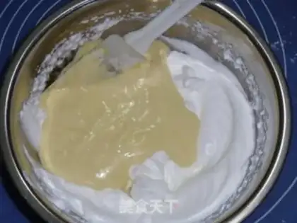 Make Strawberry cream cake step 6