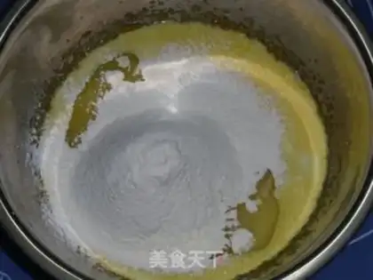 Make caterpillar cake roll step 3