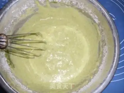 Make caterpillar cake roll step 4
