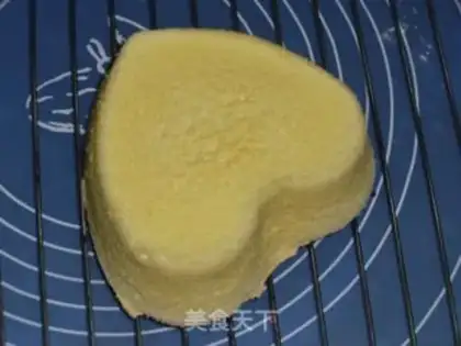 Make Strawberry cream cake step 9