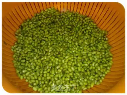 Make Green bean sprouts step 0
