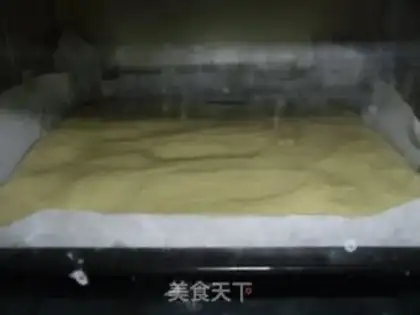 Make caterpillar cake roll step 12