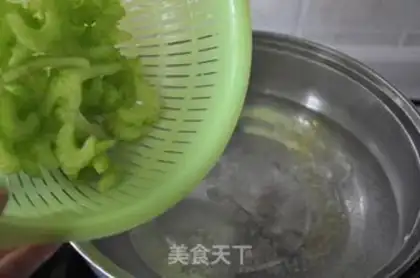 Make Celery with chicken silk step 4