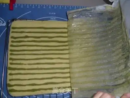Make caterpillar cake roll step 13