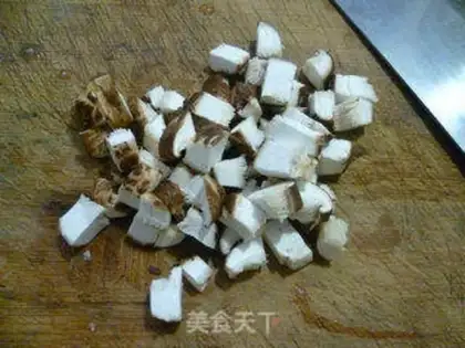 Make Snow mushrooms, fried beans step 4