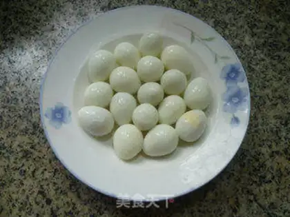 Make Scrambled quail eggs step 1