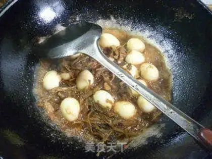 Make Scrambled quail eggs step 8