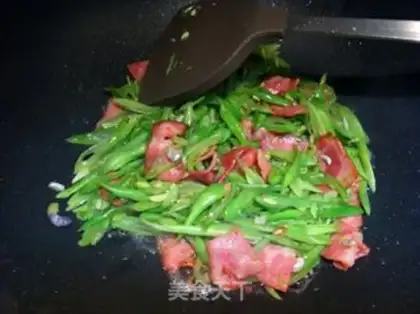 Make Bacon four season beans step 3