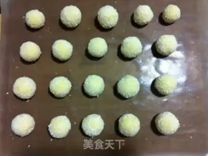 Make Gold full of coconut balls step 5
