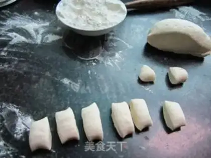 Make Onion slag pot sticker step 4