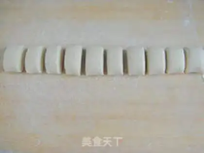 Make A hand knife to cut the buns step 6