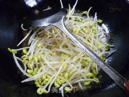 Make Cream beef sausage fried soybeans step 7